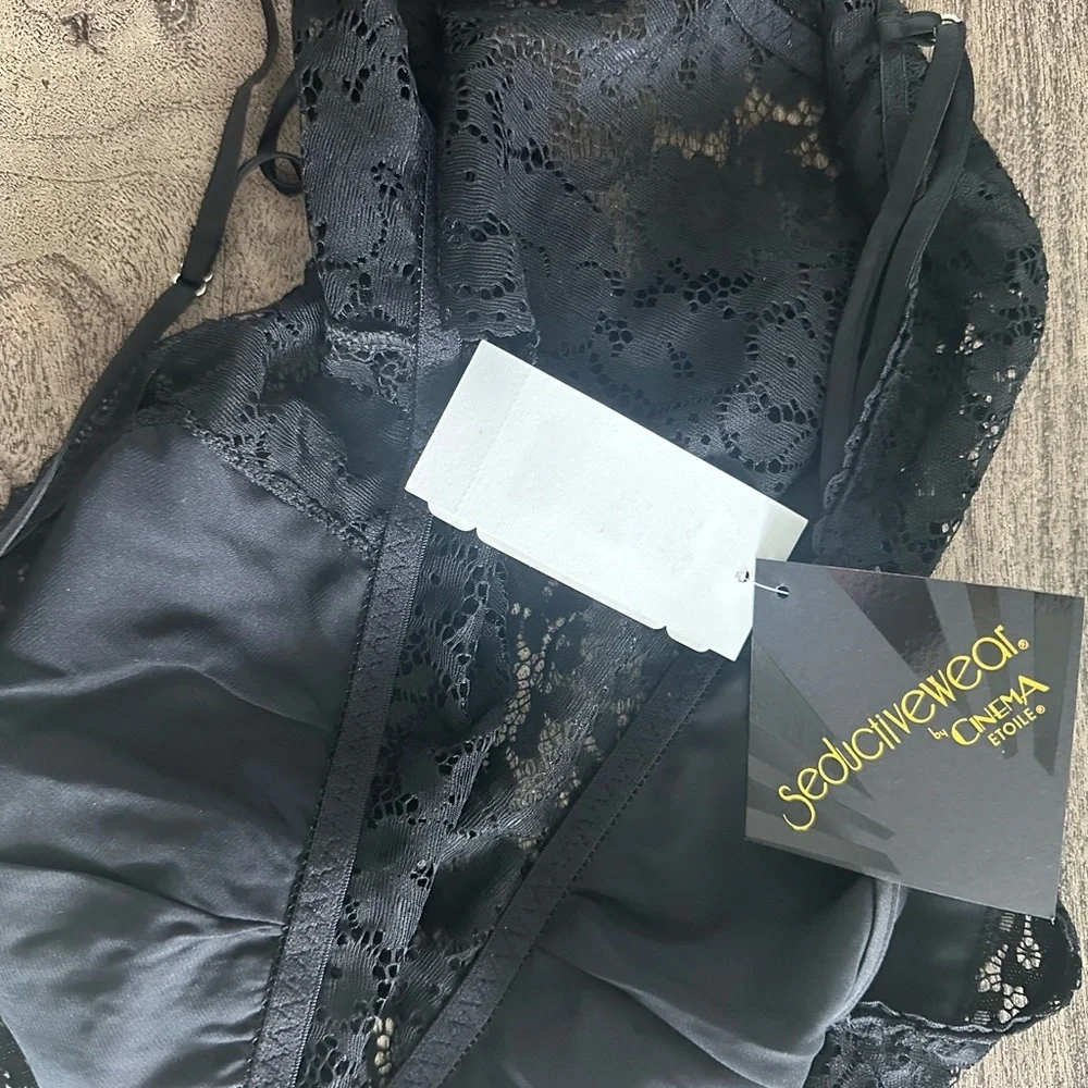 Chic Black Lace‎ Bralette